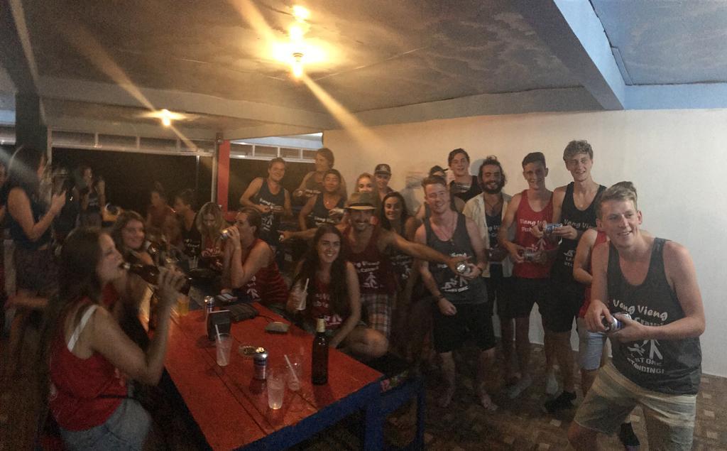 Real Vang Vieng Backpacker Hostel Ngoại thất bức ảnh